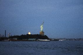 Supermoon In New York City