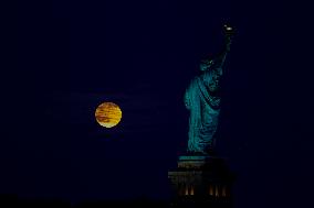 Supermoon In New York City