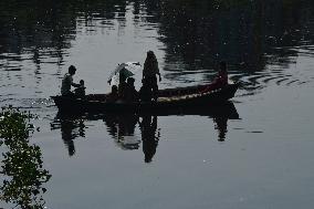 Daily Life In Dhaka