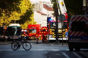 Two Injured In A Fire On The Roof Of A Building - Paris