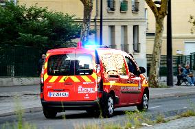 Two Injured In A Fire On The Roof Of A Building - Paris