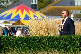 King At Centenary Of Residential Care Park Willem Van Den Bergh - Netherlands