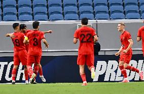 Al Wakrah SC v Tractor SC - AFC Champions League Two