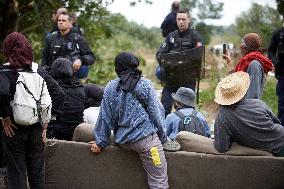 2nd Day Of Attempts By Gendarmerie To Clear The 'Verger' ZAD On The Planned A69 Highway