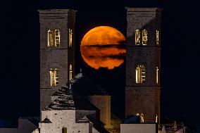 Supermoon Between The Cathedral Towers