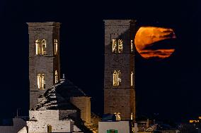 Supermoon Between The Cathedral Towers