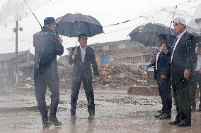 Japan PM visits quake-hit Ishikawa Pref. city