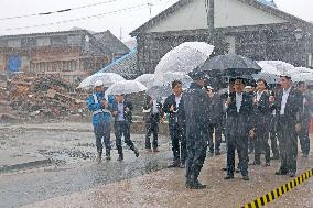 Japan PM visits quake-hit Ishikawa Pref. city