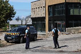 Explosive Found In Front Of A Store - Corsica