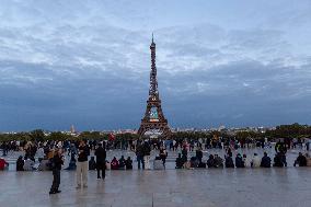 Debate Over The Olympic Rings On Eiffel Tower