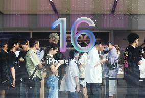 iPhone 16 on Sale in Hangzhou