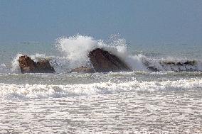 Waves Surge in Qingdao