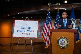 Hakeem Jeffries Gives Weekly Press Conference - Washington