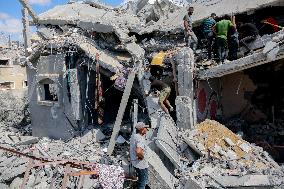 Israeli Attack On Al-Bureij Kills At Least 4 - Gaza