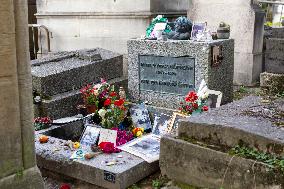 Père Lachaise The Biggest Cementery In Paris