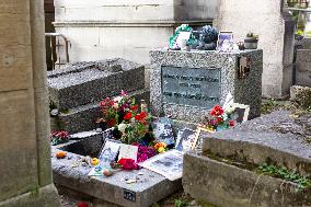 Père Lachaise The Biggest Cementery In Paris