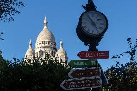 Daily Life In Paris