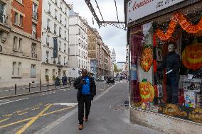 Daily Life In Paris