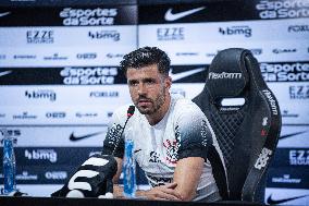 Press conference with Héctor Hernández at Corinthians