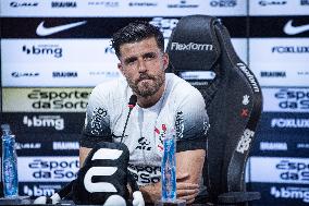 Press conference with Héctor Hernández at Corinthians