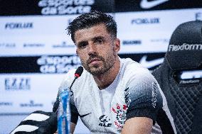 Press conference with Héctor Hernández at Corinthians