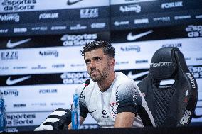 Press conference with Héctor Hernández at Corinthians