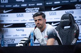 Press conference with Héctor Hernández at Corinthians