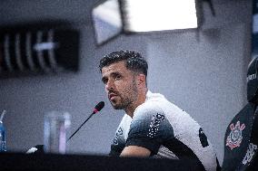 Press conference with Héctor Hernández at Corinthians