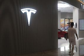 New Tesla Store in Shanghai