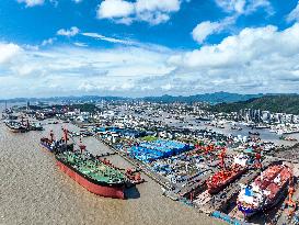 Workers Repair Ships in Zhoushan