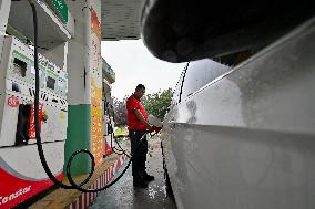 Refined Oil Prices Fell