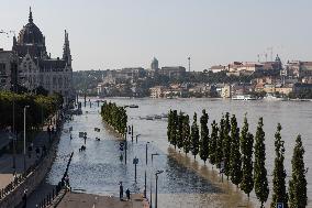 Danube Flood Threatens Budapest - Hungary