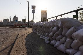 Danube Flood Threatens Budapest - Hungary