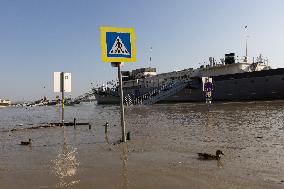 Danube Flood Threatens Budapest - Hungary