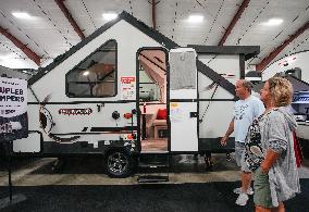 Snowbird RV Show And Sale - Canada