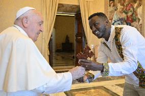 Pope Francis Holds An Audience - Vatican