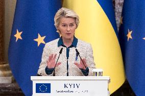 Ukrainian President Volodymyr Zelenskiy And European Commission President Ursula Von Der Leyen Attend A Joint Press Conference I