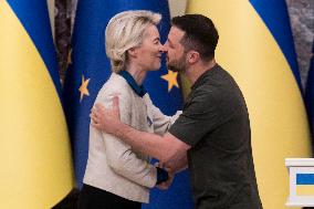 Ukrainian President Volodymyr Zelenskiy And European Commission President Ursula Von Der Leyen Attend A Joint Press Conference I