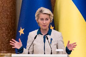 Ukrainian President Volodymyr Zelenskiy And European Commission President Ursula Von Der Leyen Attend A Joint Press Conference I