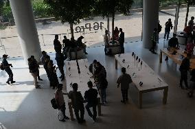 IPhone 16 Launch At Apple BKC In Mumbai