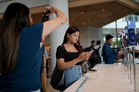 IPhone 16 Launch At Apple BKC In Mumbai