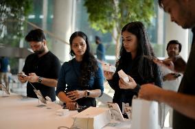 IPhone 16 Launch At Apple BKC In Mumbai