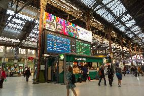 Gare De Lyon's Cultural And Economic Significance