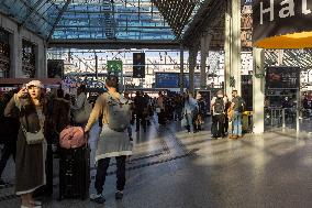 Gare De Lyon's Cultural And Economic Significance