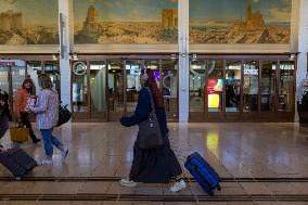 Gare De Lyon's Cultural And Economic Significance