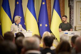 Von Der Leyen Announces 35 Bln Euro Loan - Kyiv