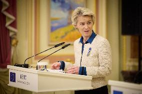 Von Der Leyen Announces 35 Bln Euro Loan - Kyiv