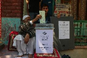 Home Voting Amid Ongoing Assembly Elections In Kashmir