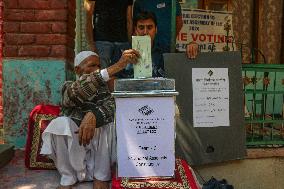 Home Voting Amid Ongoing Assembly Elections In Kashmir