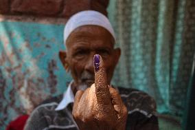 Home Voting Amid Ongoing Assembly Elections In Kashmir